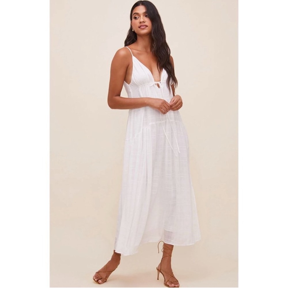 ๐Revolve | Astr the Label Lizbeth Tiered White Maxi Dress size medium